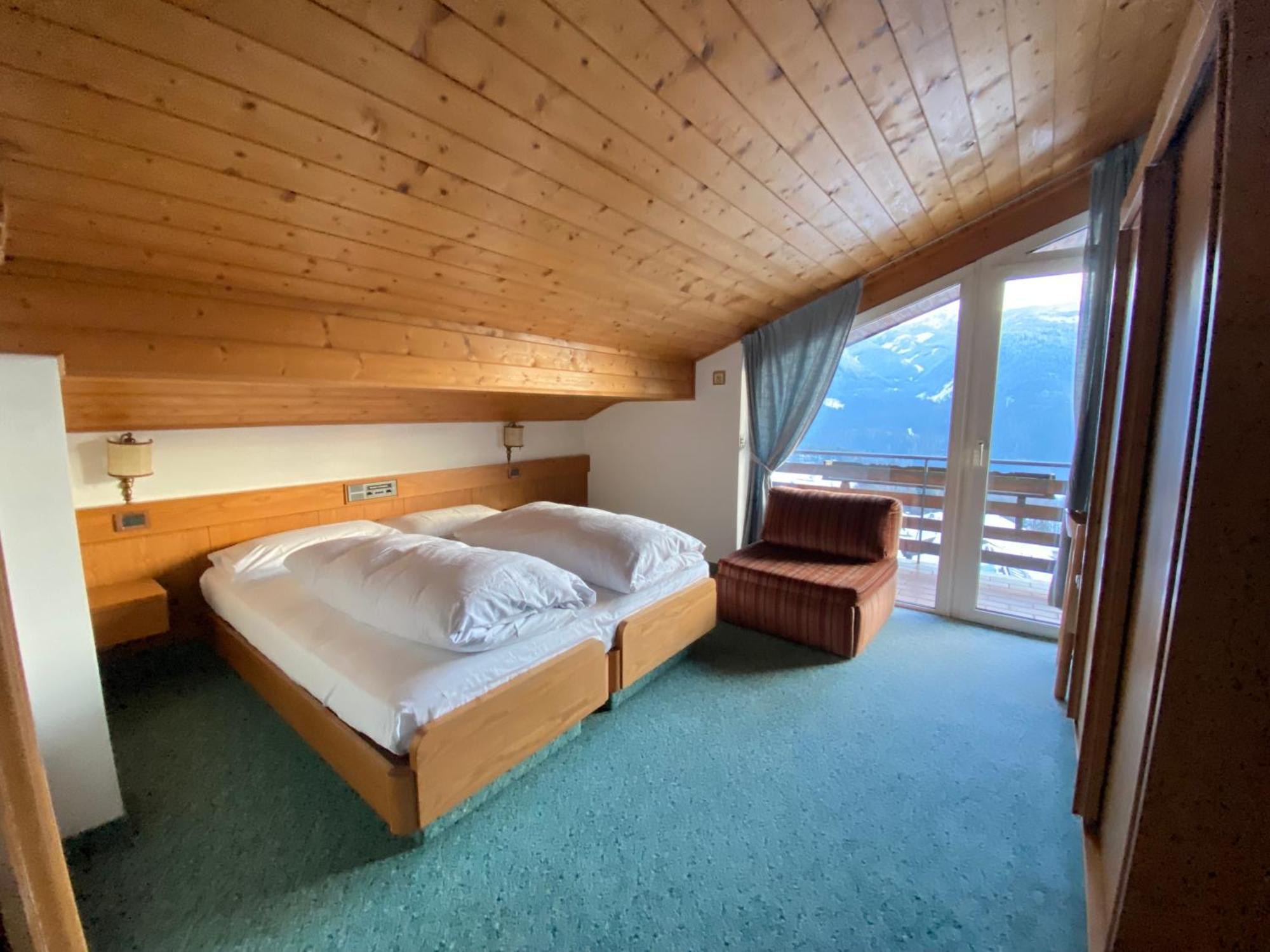 Garden Hotel 3*